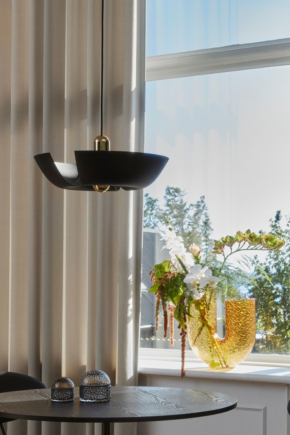 ARURA vase en verre haut ARURA vase en verre haut